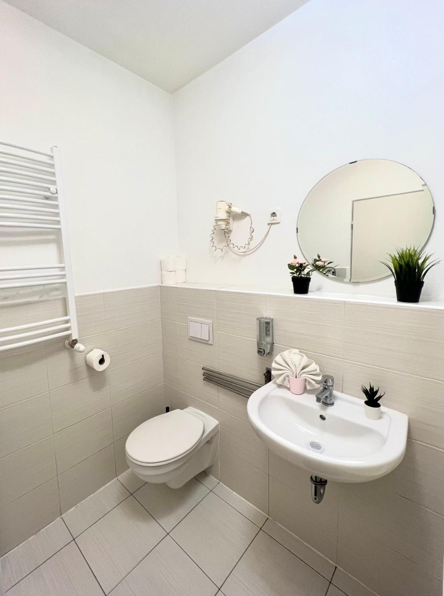 Mono Residence With Free Parking Budapest Bagian luar foto