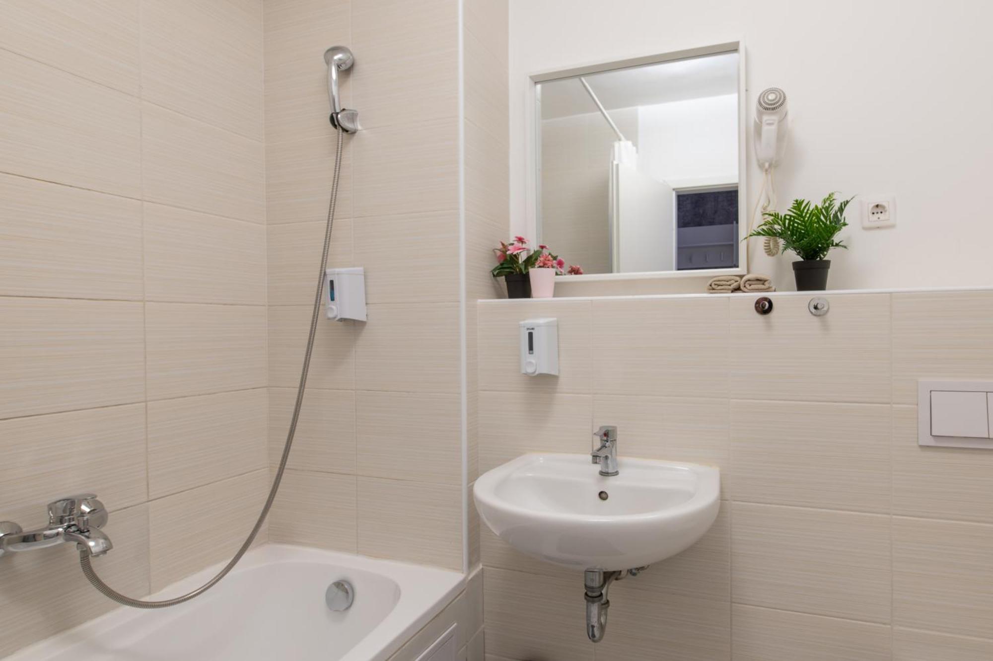 Mono Residence With Free Parking Budapest Bagian luar foto